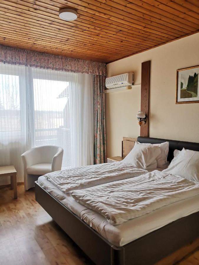 Pension Arkadenhof Лойперсдорф-бай-Фюрстенфельд Экстерьер фото