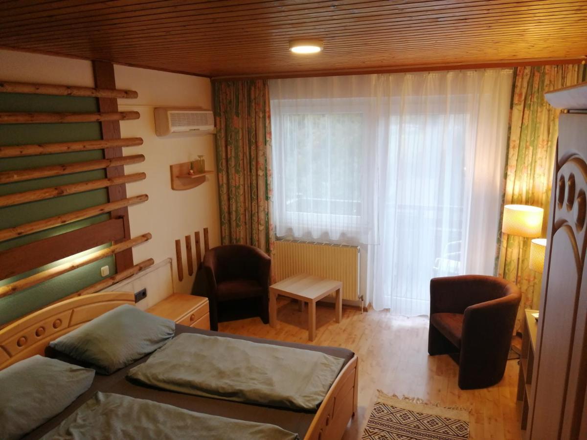 Pension Arkadenhof Лойперсдорф-бай-Фюрстенфельд Экстерьер фото