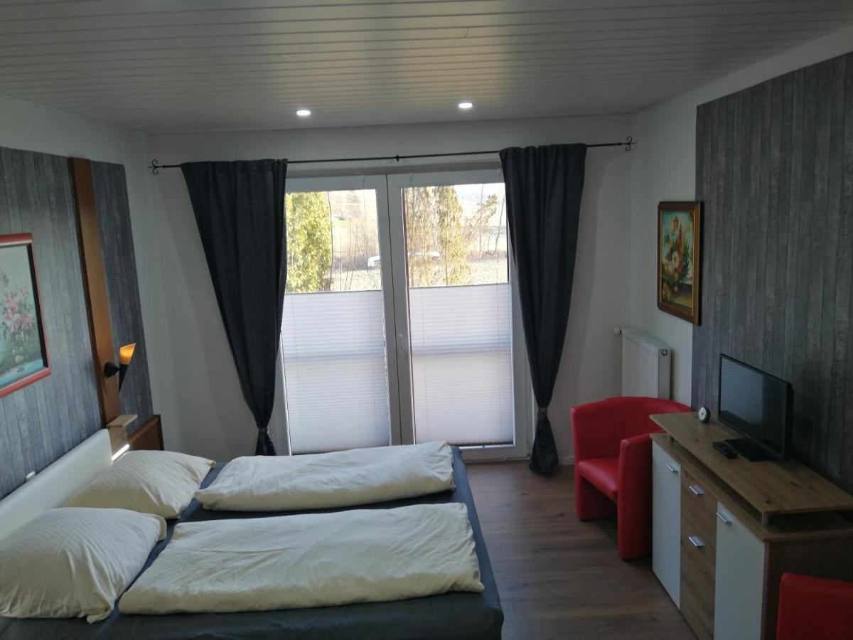 Pension Arkadenhof Лойперсдорф-бай-Фюрстенфельд Экстерьер фото